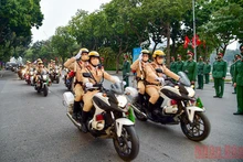 Các lực lượng ra quân bảo đảm trật tự an toàn giao thông. (Ảnh: Thành Đạt)