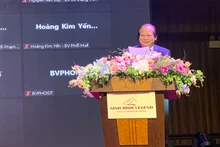 PGS, TS Nguyễn Viết Nhung, Giám đốc Bệnh viện Phổi Trung ương phát biểu tại hội nghị. 