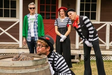 Cảnh trong phim "Jackass forever". (Ảnh: NY Timnes)