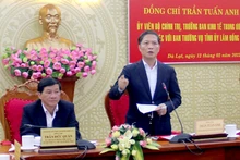 Đồng chí Trần Tuấn Anh phát biểu ý kiến tại buổi làm việc với Ban thường vụ Tỉnh ủy Lâm Đồng.