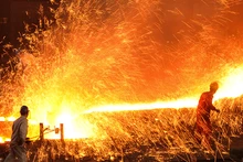 Đà tăng mạnh của giá hàng hóa giúp dòng vốn vào thị trường tiếp tục tăng lên
