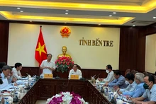 Thứ trưởng Giao thông Vận tải Nguyễn Duy Lâm phát biểu trong buổi làm việc tại tỉnh Bến Tre.