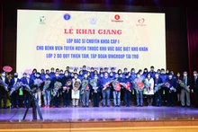 Các giảng viên và các bác sĩ tham gia lớp thứ hai dự án 585 do Quỹ Thiện Tâm tài trợ.