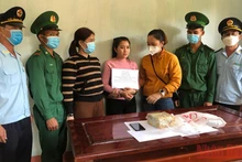 Đối tượng Nang Xi Sup La cùng tang vật.