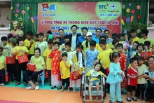 Các đơn vị, doanh nghiệp vui Trung thu cùng các em học sinh Trường Chuyên biệt Cần Thạnh, huyện Cần Giờ.