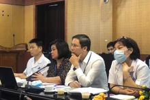 Lãnh đạo Bệnh viện Da liễu Trung ương cung cấp thông tin cho báo chí.