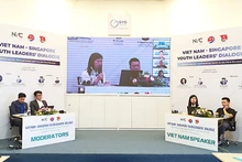 Toàn cảnh chương trình tại đầu cầu Hà Nội.