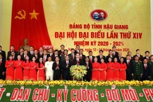 Ra mắt Ban Chấp hành Đảng bộ tỉnh Hậu Giang khóa 14 nhiệm kỳ 2020 - 2025. 
