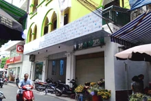Trung tâm ngoại ngữ Eagle Corp có địa chỉ tại số 3, ngõ 37 Lê Thanh Nghị, phường Bách Khoa (quận Hai Bà Trưng, Hà Nội) đã dỡ biển, ngừng hoạt động.