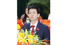 Bí thư Tỉnh ủy Quảng Trị Lê Quang Tùng phát biểu tại Đại hội Đảng bộ tỉnh Quảng Trị lần thứ 17.