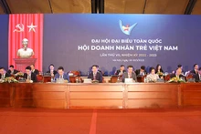 Đoàn Chủ tịch Hội Doanh nhân trẻ Việt Nam điều hành Đại hội.