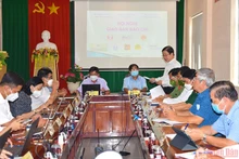 Chánh Văn phòng UBND tỉnh Đồng Tháp Nguyễn Văn Phú thông tin việc mua sắm trang thiết bị, vật tư y tế, kit xét nghiệm tại Đồng Tháp.