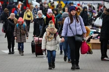 Người tị nạn Ukraine đi sơ tán ở Przemysl, Ba Lan, ngày 8/3/2022. (Ảnh: REUTERS)