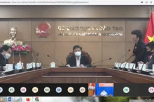 Cuộc họp được tổ chức theo hình thức trực tuyến kết hợp trực tiếp. 