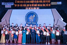 Lễ trao danh hiệu “Top 100 - Sản phẩm, dịch vụ tốt nhất cho gia đình, trẻ em” lần thứ VII - năm 2021.