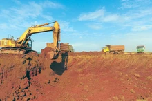 Khai thác bauxite Tây Nguyên.