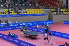 Trận chung kết bóng bàn SEA Games 31 nội dung đôi nam giữa các vận động viên Philippines và Singapore.