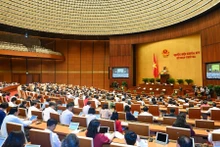 Phiên họp tại hội trường Kỳ họp thứ ba, Quốc hội khóa XV sáng 24/5. (Ảnh: LINH NGUYÊN)