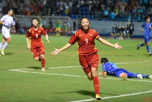 Huỳnh Như ăn mừng bàn thắng mở tỷ số cho đội tuyển bóng đá nữ Việt Nam trong trận chung kết bóng đá nữ SEA Games 31. (Ảnh: Thành Đạt)