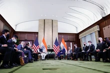 Tổng thống Mỹ Biden và Thủ tướng Ấn Độ Modi tiến hành họp song phương bên lề Hội nghị thượng đỉnh Nhóm Bộ Tứ, tại Tokyo, ngày 24/5. (Ảnh: Reuters)