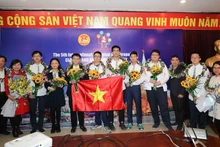 Đội tuyển học sinh Hà Nội đoạt Cúp bạc đồng đội Olympic quốc tế IOM
