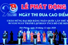 Quang cảnh Lễ phát động thi đua.