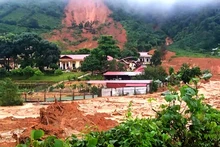 Mưa lũ gây sạt lở tại khu vực đóng quân của Đoàn kinh tế quốc phòng 337 (xã Hướng Phùng, huyện Hướng Hóa) vào ngày 18/10/2020 ở Quảng Trị khiến 22 chiến sĩ hy sinh.