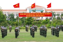 Cán bộ, chiến sĩ Sư đoàn 309 tại buổi lễ phát động đợt thi đua đặc biệt ra quân giúp dân chống dịch Covid-19.