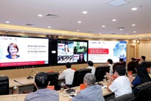 Khởi động chương trình theo hình thức trực tuyến.