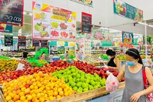 Người tiêu dùng ngày càng chuộng mua sắm online.