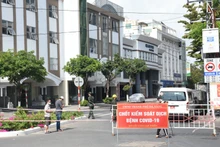 Chốt phong tỏa được lập tại đường Đống Đa, từ 0 giờ sáng 6-5.