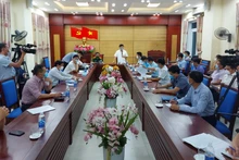 Ban Chỉ đạo phòng, chống dịch Covid-19 Nghệ An họp khẩn, triển khai công tác phòng, chống dịch, khi trên địa bàn xuất hiện ca Covid-19 đầu tiên trong cộng đồng.