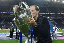 Thomas Tuchel ăn mừng cùng chiếc Cúp Champions League. (Ảnh: Getty Images) 