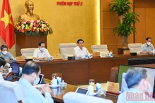 Quang cảnh phiên họp Uỷ ban Thường vụ Quốc hội cho ý kiến về đề nghị của Toà án Nhân dân tối cao về tổ chức phiên toà trực tuyến. Ảnh: Duy Linh