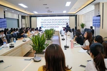 Sinh viên Đại học Ngoại thương tham gia Lớp học kỹ năng giao tiếp trong công việc do Hãng hàng không Nhật Bản JAL giảng dạy. (Ảnh: Đại học Ngoại thương).