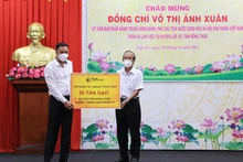 T&T Group ủng hộ Đồng Tháp thêm 50 tấn gạo để hỗ trợ người dân trên địa bàn tỉnh sớm vượt qua giai đoạn khó khăn do ảnh hưởng của dịch bệnh.