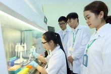 Giờ thực hành của sinh viên Học viện Nông nghiệp Việt Nam. Ảnh: DUY LINH