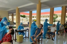 Hơn 60 ngày giãn cách, TP Cần Thơ vẫn chưa đạt mục tiêu kiểm soát dịch Covid-19, tiếp tục giãn cách trên quy mô 5 quận.