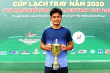 Trịnh Linh Giang lên ngôi vô địch xứng đáng sau màn trình diễn xuất sắc trước tay vợt số 1 Việt Nam Lý Hoàng Nam.