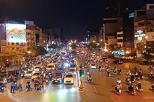 Ghi nhận tình hình giao thông tại nút giao Ngã Tư Sở - Trường Chinh lúc 18 giờ 30 phút, ngày 13-11.