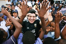 Ở Maradona có những yếu tố con người nhất trong số các vị thần. (Nguồn: Shutterstock)
