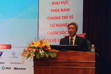 PGS, TS, Nguyễn Trường Sơn, Thứ trưởng Y tế phát biểu tại hội nghị.