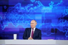 Tổng thống Nga V.Putin trong chương trình “Đường dây trực tiếp”. 