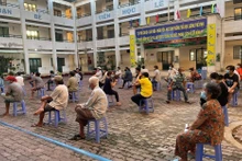 Lấy mẫu xét nghiệm tại huyện Bình Chánh (TP. Hồ Chí Minh). Ảnh: Trung tâm Y tế huyện Bình Chánh.