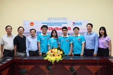 Bốn thành viên đội tuyển quốc gia Việt Nam tham dự IBO 2021 cùng các thầy cô