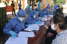 Thực hiện nhanh việc xét nghiệm cho người dân vùng cách ly, phong tỏa.