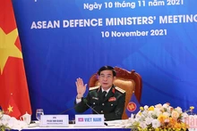Đại tướng Phan Văn Giang, Bộ trưởng Quốc phòng tham dự Hội nghị hẹp Bộ trưởng Quốc phòng các nước ASEAN, tại điểm cầu Hà Nội. (Ảnh: Trọng Đức)