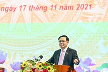 Chủ tịch Quốc hội Vương Đình Huệ trả lời các ý kiến của cử tri. (Ảnh: Duy Linh)