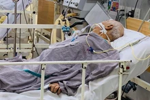 Bệnh nhân nam đang điều trị tại BV Bạch Mai. 