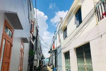 Nhiều dãy nhà liền kề xây dựng trái phép trên đất nông nghiệp ở thửa đất 393.